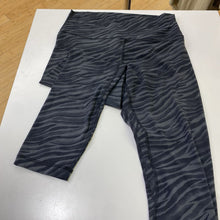 Load image into Gallery viewer, Lululemon leggings 10
