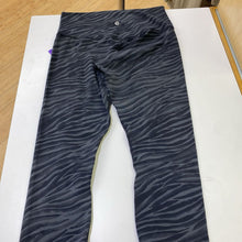 Load image into Gallery viewer, Lululemon leggings 10
