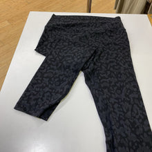 Load image into Gallery viewer, Lululemon leggings 10
