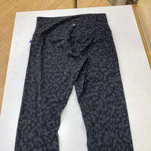 Load image into Gallery viewer, Lululemon leggings 10
