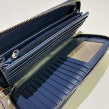 Load image into Gallery viewer, Michael Kors full zip wallet
