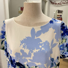 Load image into Gallery viewer, Lauren Ralph Lauren floral dress 16
