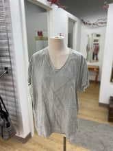 Load image into Gallery viewer, Saks fifth Ave metallic trim linen top XL
