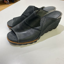 Load image into Gallery viewer, Sorel Joanie wedge mules 9
