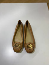 Load image into Gallery viewer, Michael Kors perforated flats 9
