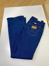 Load image into Gallery viewer, Wrangler Westward 626 Mid Rise Bootleg jeans NWT 27
