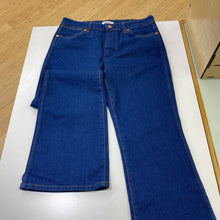 Load image into Gallery viewer, Wrangler Westward 626 Mid Rise Bootleg jeans NWT 27
