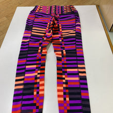 Load image into Gallery viewer, Nike Sportswear leggings S NWT
