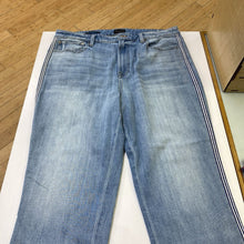Load image into Gallery viewer, Talbots Modern Ankle side stripe jeans 16
