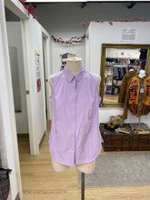 Load image into Gallery viewer, Eddie Bauer sporty top M
