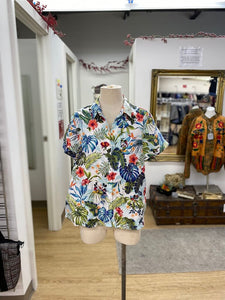 Tommy Bahama Disney linen top M