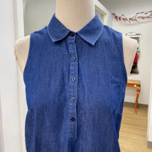 Load image into Gallery viewer, Twik/Simons sleeveless top XS
