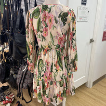 Load image into Gallery viewer, H&amp;M pleated floral dress S

