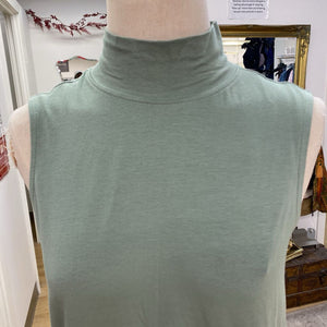 Lands End sleeveless top XS