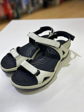 Load image into Gallery viewer, Ecco velcro straps sandals 41
