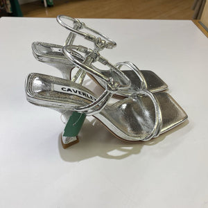 Caverly Kolt Heel Crinkle Silver sandals NWOT 37