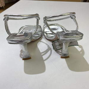 Caverly Kolt Heel Crinkle Silver sandals NWOT 37
