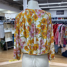 Load image into Gallery viewer, Rose &amp; Olive floral top NWT M
