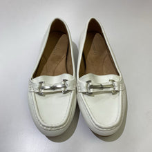 Load image into Gallery viewer, Aerosoles moccasins 8.5
