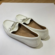 Load image into Gallery viewer, Aerosoles moccasins 8.5
