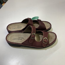 Load image into Gallery viewer, Naot 2 buckle sandals 40/9

