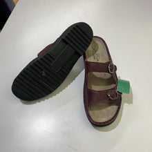 Load image into Gallery viewer, Naot 2 buckle sandals 40/9
