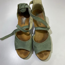 Load image into Gallery viewer, EL Natura Lista sandals 39

