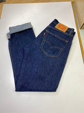 Load image into Gallery viewer, Levis 511 Jeans 30
