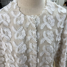 Load image into Gallery viewer, Lord &amp; Taylor light dress coat 8
