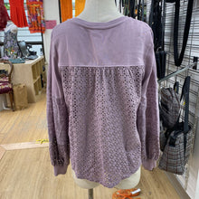 Load image into Gallery viewer, Anthropologie eyelet top XS
