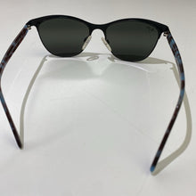 Load image into Gallery viewer, Maui Jim sunglasses
