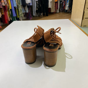 Sorel stappy sandals 8