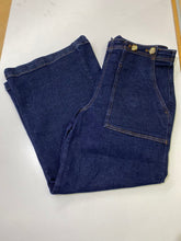 Load image into Gallery viewer, Pilcro high rise wide leg stretch jeans 31
