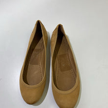 Load image into Gallery viewer, Frye leather flats 8
