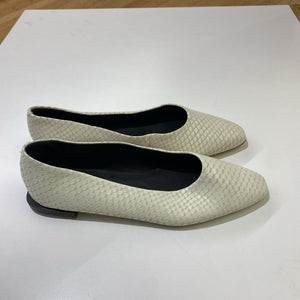 Saks fifth Ave square heel flats 8