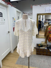 Load image into Gallery viewer, Anthropologie lace dress XXS
