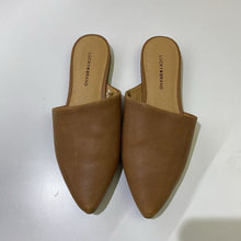 Load image into Gallery viewer, Lucky Brand leather slides 7,5
