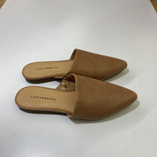 Load image into Gallery viewer, Lucky Brand leather slides 7,5
