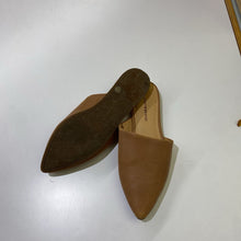 Load image into Gallery viewer, Lucky Brand leather slides 7,5
