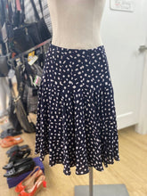 Load image into Gallery viewer, Prada pleated skirt 40

