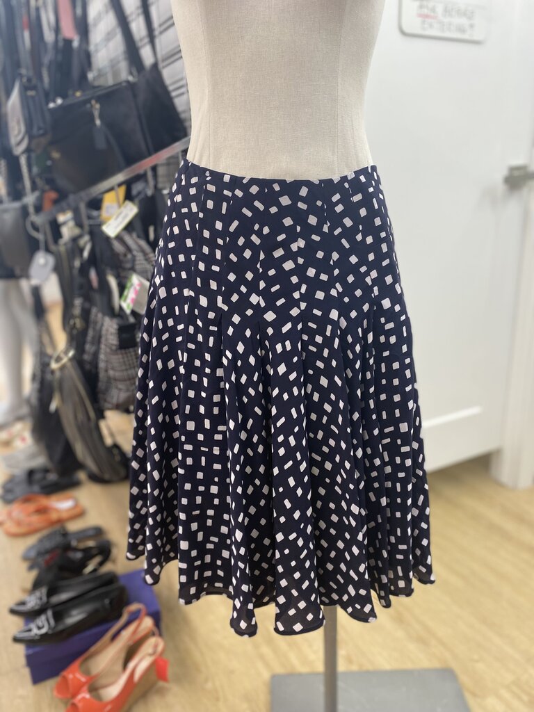 Prada pleated skirt 40