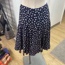 Load image into Gallery viewer, Prada pleated skirt 40
