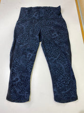 Load image into Gallery viewer, Lululemon leggings 6
