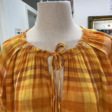 Load image into Gallery viewer, Pilcro plaid top L
