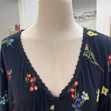 Load image into Gallery viewer, Anthropologie top S
