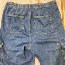 Load image into Gallery viewer, Gap wide leg denim cargo pants XL
