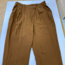 Load image into Gallery viewer, Zara crossover pants L
