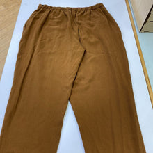 Load image into Gallery viewer, Zara crossover pants L
