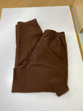 Load image into Gallery viewer, Lululemon cargo pants 28
