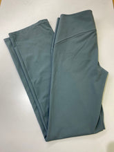 Load image into Gallery viewer, Lululemon zip pocket pants 8
